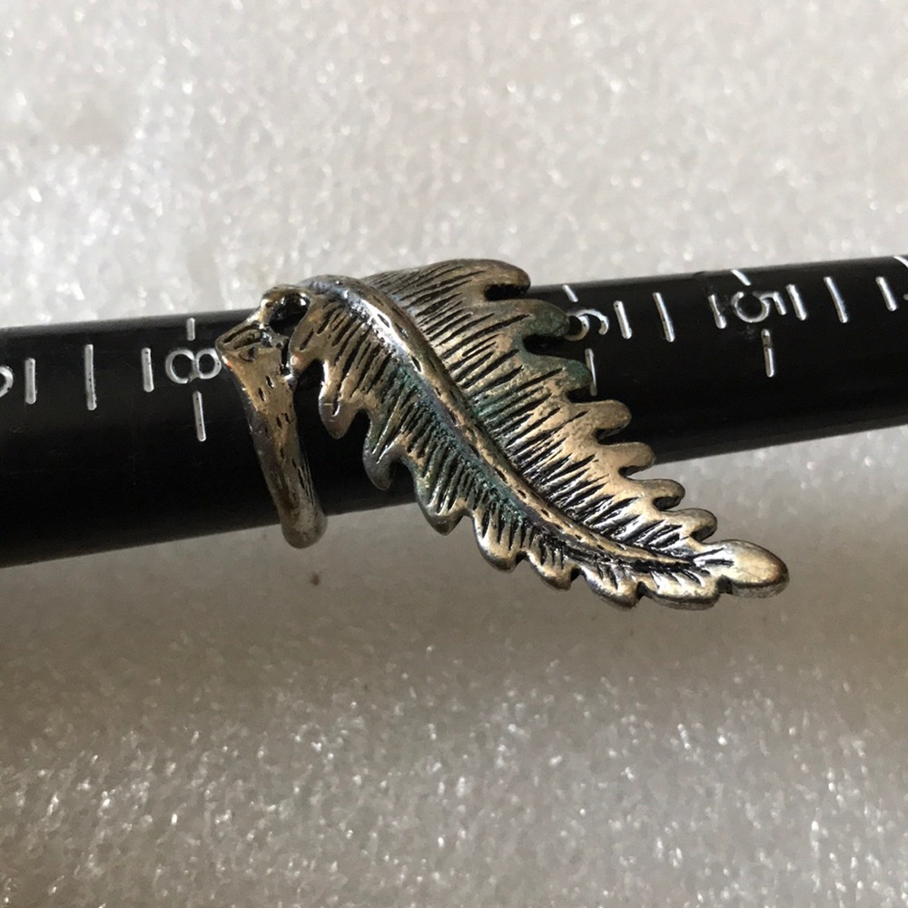 Vintage silver feather ring